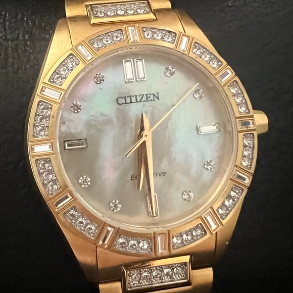 👑✅PRICE FIRM✅Beautiful Citizens Gold ECO-DRIVE Solar Watch. - Picture 10 of 17